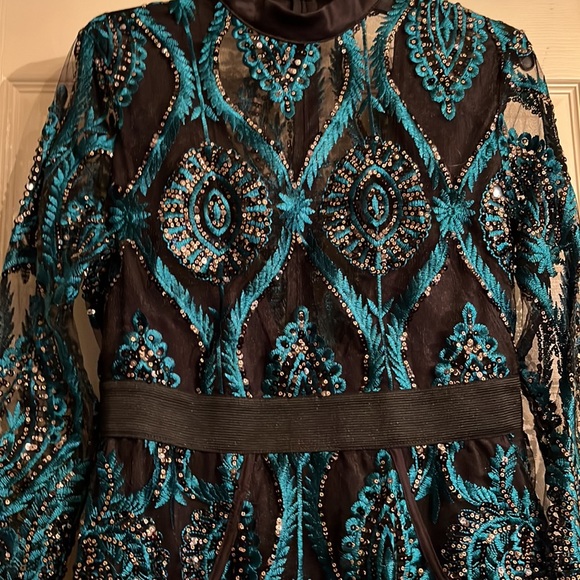 Green & Black Sexy Dress - Picture 3 of 9